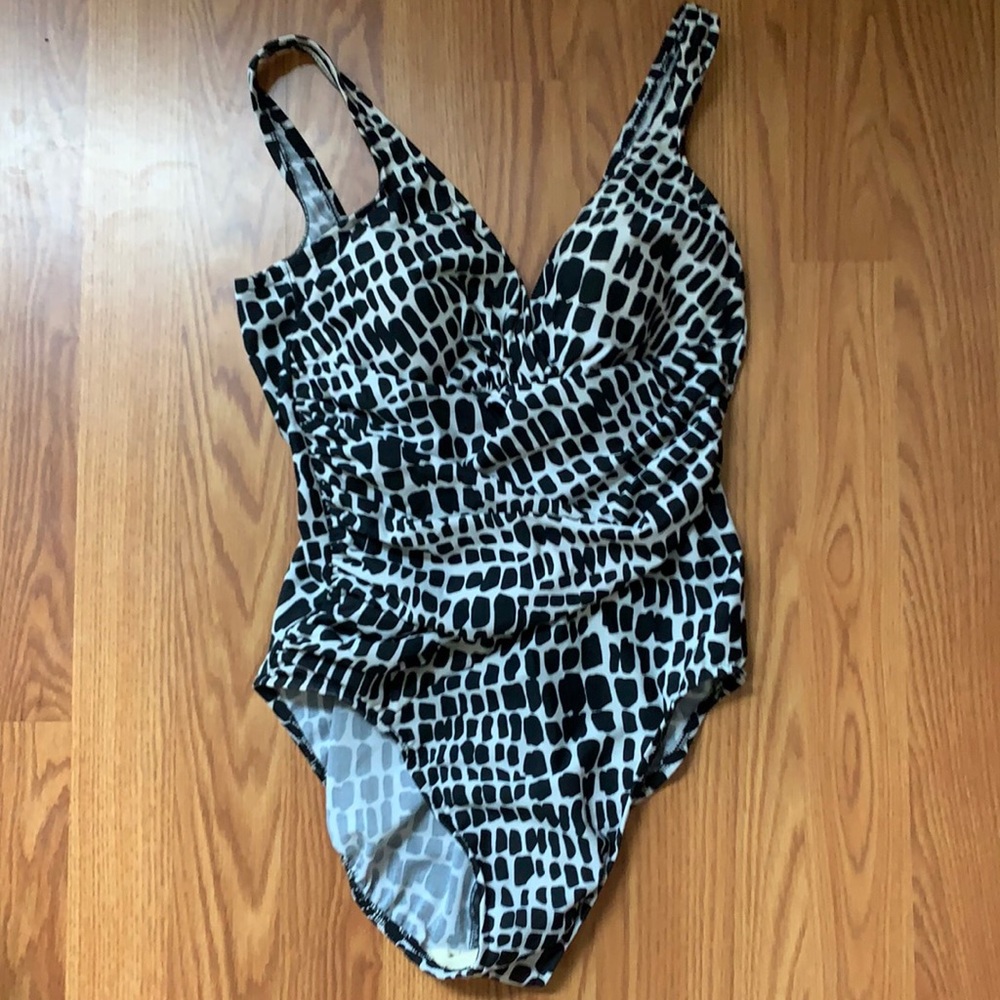 Black and white one piece TRIMSHAPE bathing suit